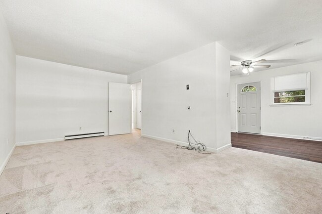 Building Photo - 107A Stinson St Ext