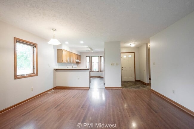 Building Photo - Charming 2 Bed, 2 Bath Indianapolis Rental...