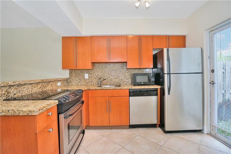Building Photo - 1424 Holly Heights Dr