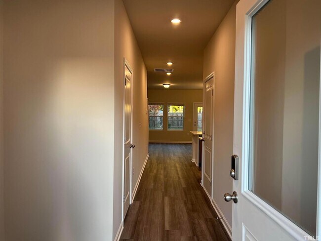 Building Photo - 926 Clearhaven Ln