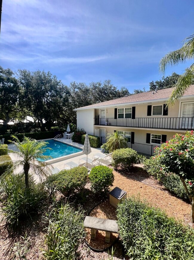 Building Photo - 800 Coquina Ln