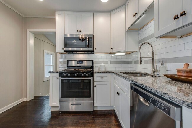 Building Photo - Cute and Cozy Home in Cleveland Park, Walk to Mas Tacos and The Pharmacy, Minutes to Five Points,...