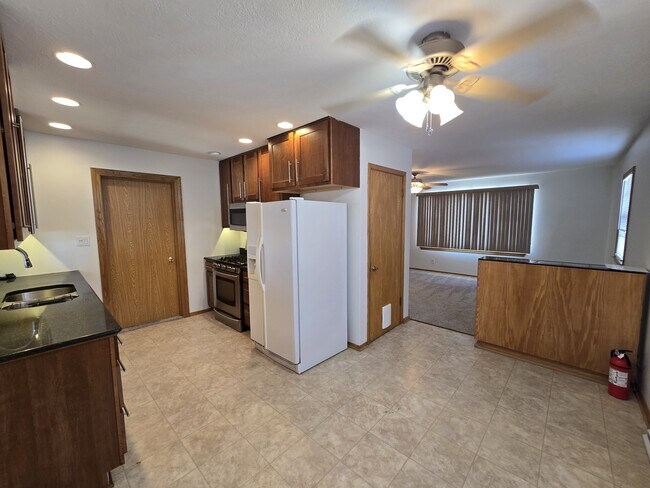 Building Photo - 3502 Veralta Dr