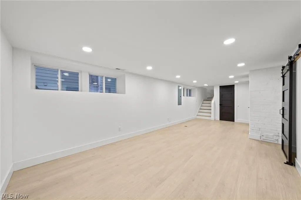 Building Photo - 1422 W 77th St