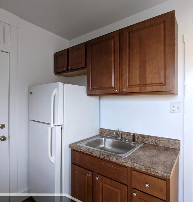 Building Photo - 2651 N Spaulding Ave