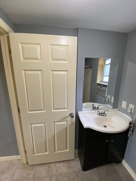 Building Photo - 5344 Caldwell St