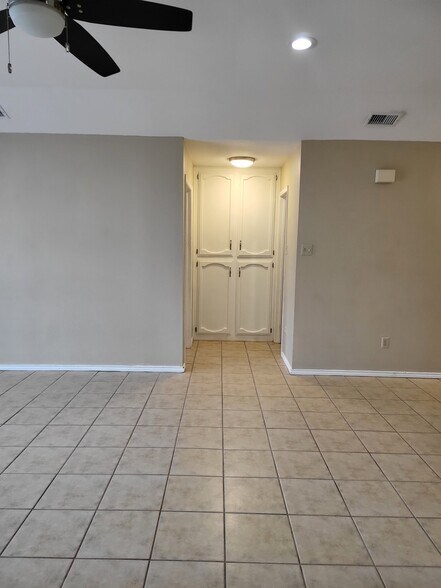 Building Photo - 2401 S Jackson Rd