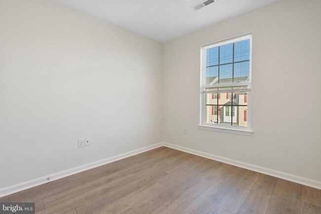 Building Photo - 407 Susan Cir