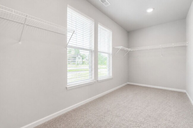 Building Photo - 115 Bre Dr