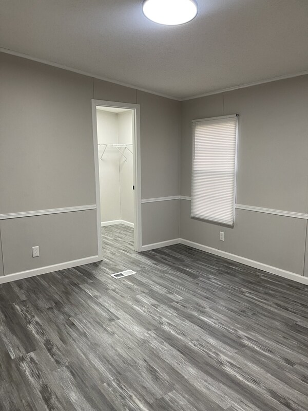 Building Photo - 309 S Herman St