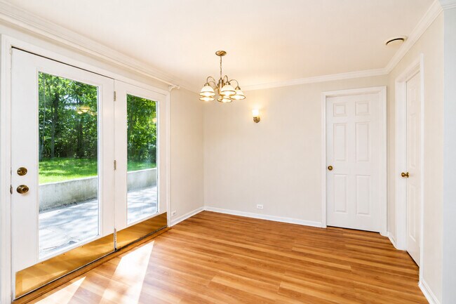 Building Photo - 1305 1st St