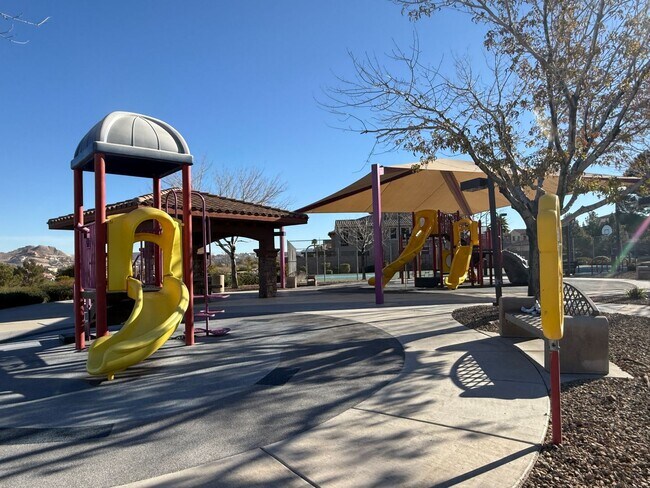 Building Photo - Great single story home 4 beds 3 baths in Henderson