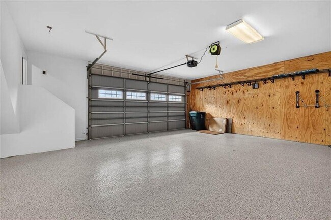 Building Photo - 110 Newfield St