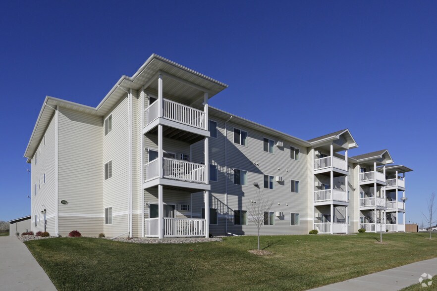 Southwood Apartments 3400 11th St SE Minot ND 58701 Apartment Finder
