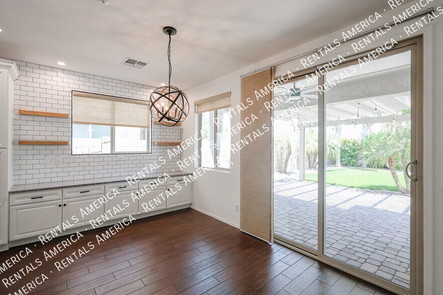 Building Photo - 5193 S Moccasin Trail