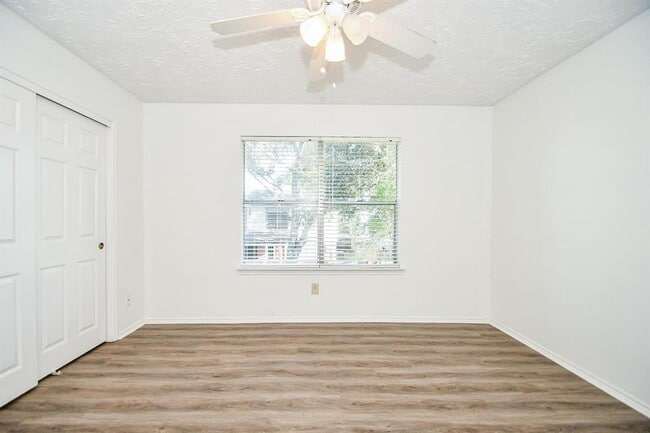 Building Photo - 12311 Grove Meadow Dr