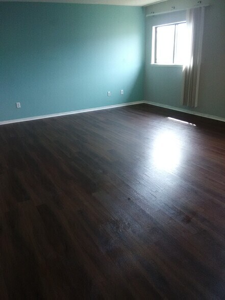 Building Photo - 8119 Stagwood Hl