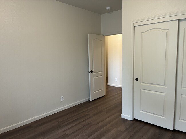 Building Photo - 420 N Conejo Ave