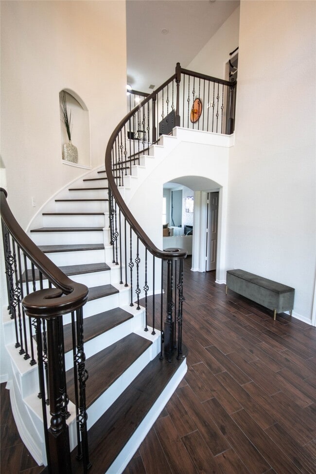 Building Photo - 5810 Parkdale Ct