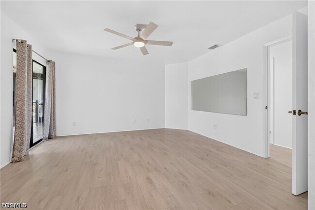 Building Photo - 4708 SW 8th Pl