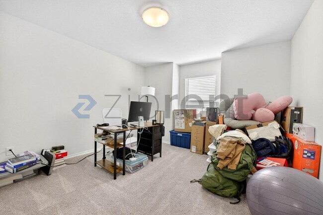 Building Photo - 2650 Streamside Dr