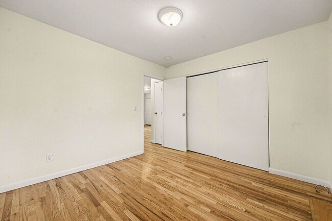 Building Photo - 76 Newland Ct
