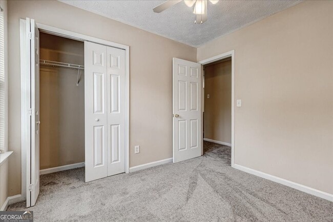Building Photo - 1475 Trafalgar Way