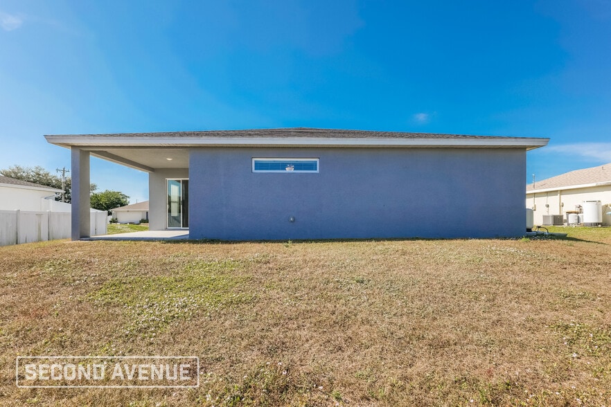 Building Photo - 1013 NE 2nd Ave