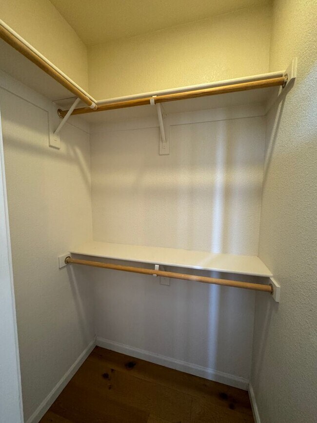 Building Photo - 5415 W Buffalo St