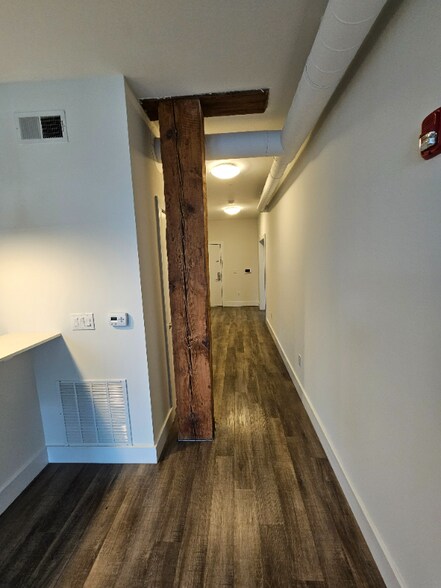 Building Photo - 120 Green St