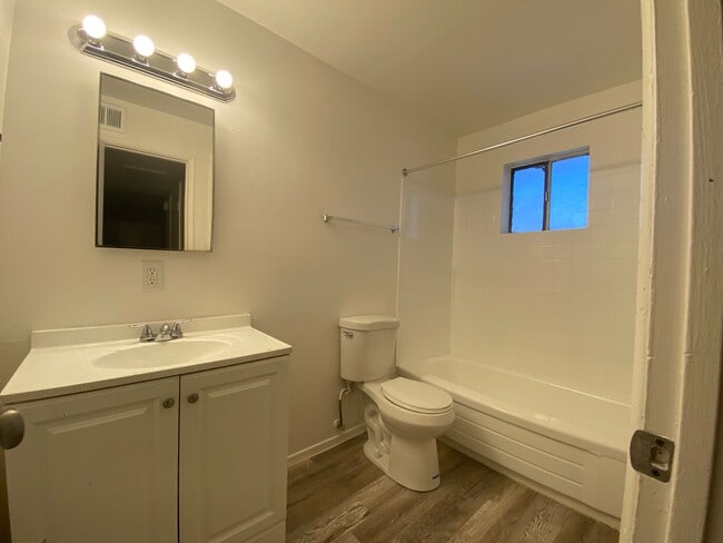 Floorplan - Devonshire Apartments