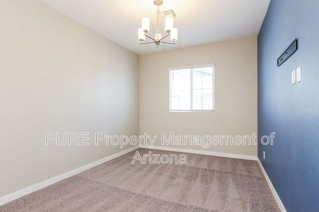 Building Photo - 852 W Park Ave