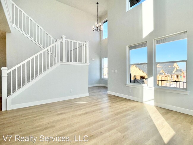 Building Photo - 3 br, 2.5 bath House - 4306 W. Silver Peak...