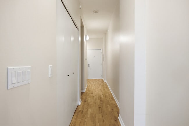 Building Photo - 1200 W Monroe St