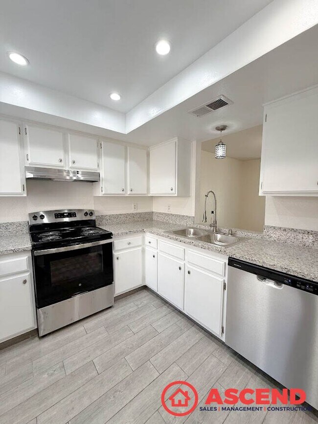 Building Photo - Move-In Special for Memorial Day! Deposit Gets You In — Hurry, Offer Ends 5/19