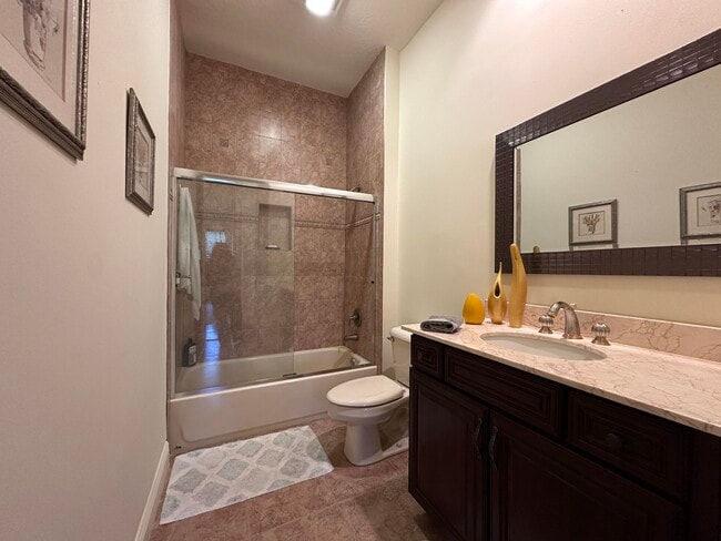 Building Photo - 476 SW Squire Johns Ln