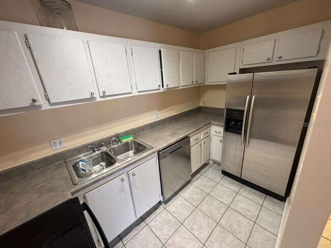 Building Photo - 660 62nd Ave N