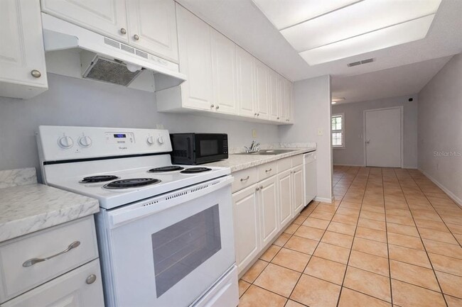 Building Photo - 3201 Dryer Ave