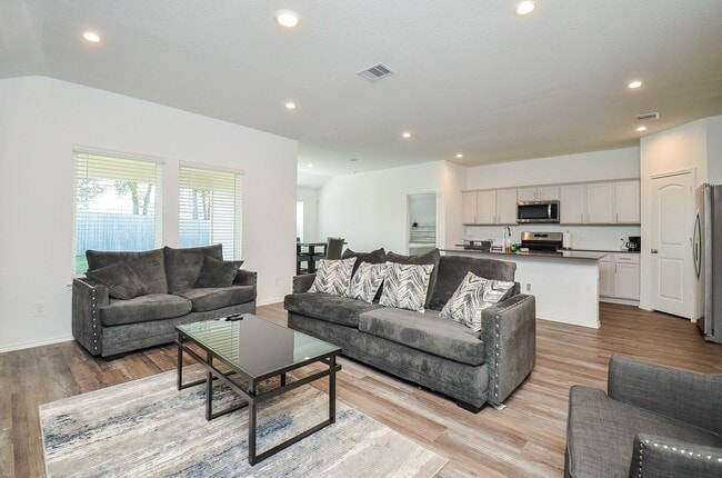 Building Photo - 11921 Summer Oak Trl