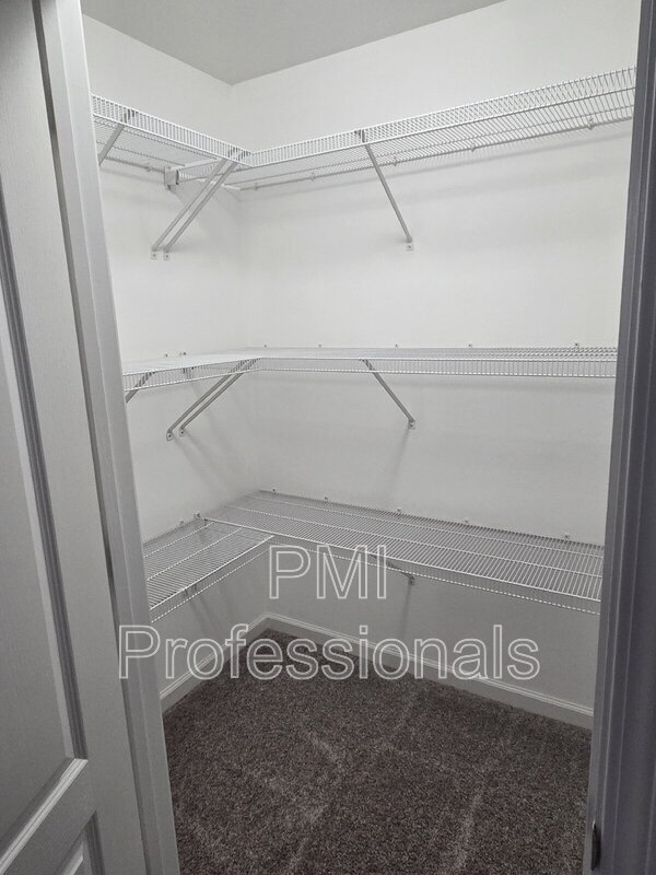 Building Photo - 617 Rambush Dr