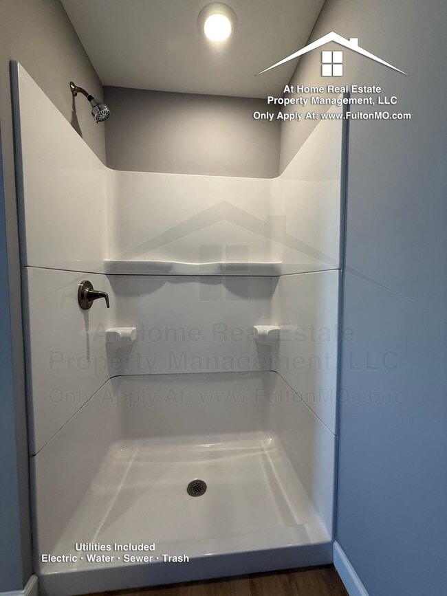 Building Photo - 2610 N Bluff St