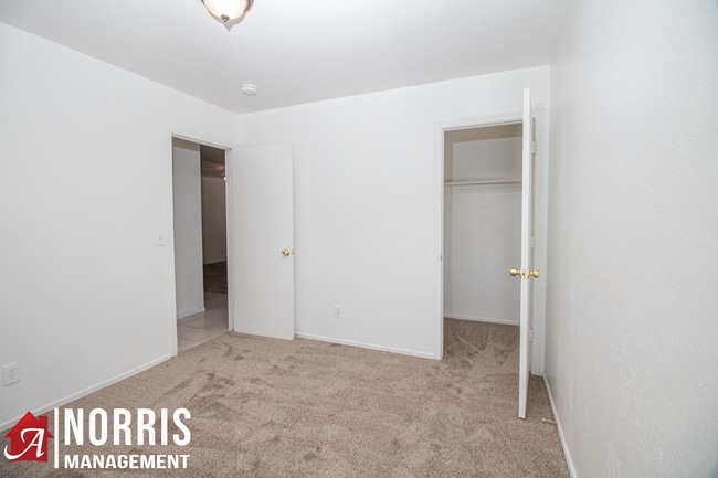 Building Photo - 9874 W Leander Dr