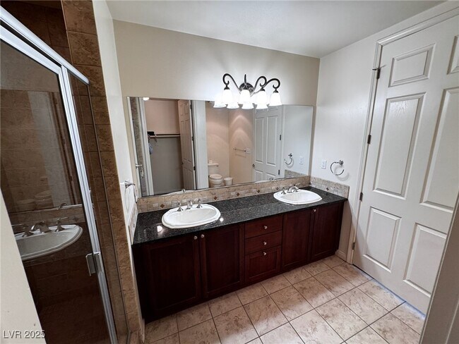 Building Photo - 2405 W Serene Ave