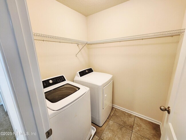 Building Photo - 99 Bush Pl