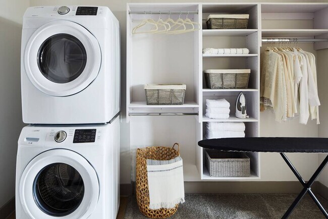 Building Photo - 1050 Brady Ave NW