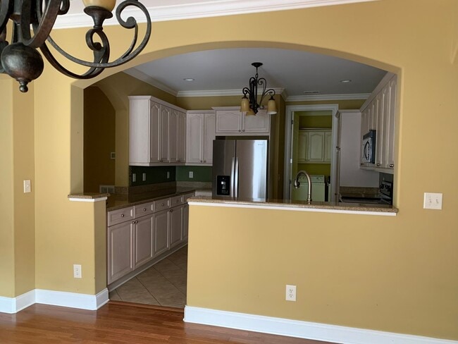 Building Photo - 136 Nickolas Cir