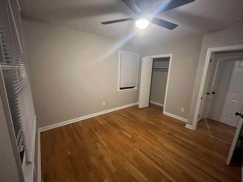 Building Photo - 2700 Barnsley Rd