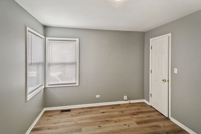 Building Photo - 14500 Sawyer Ave