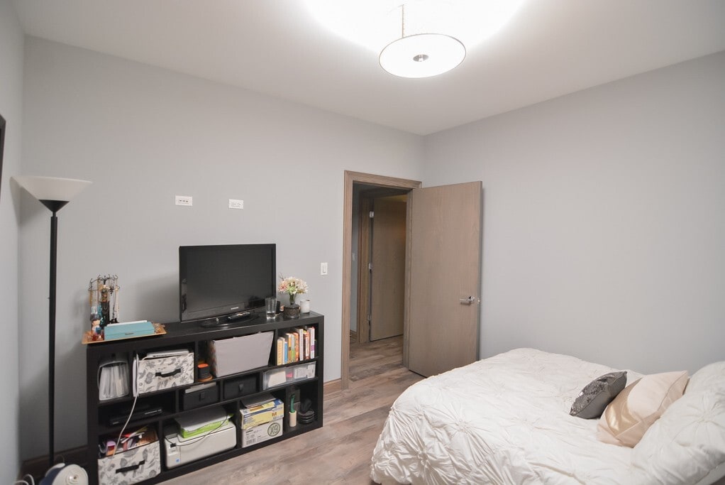 Building Photo - 4332 N Ashland Ave