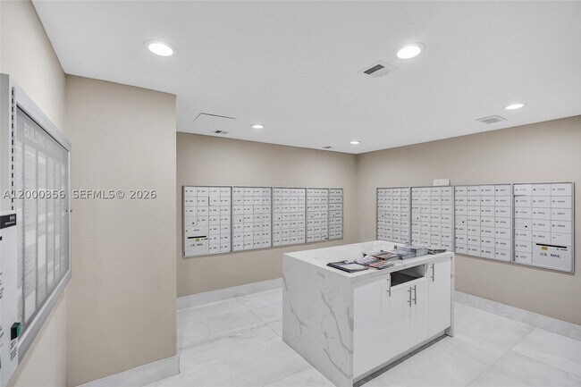 Building Photo - 2401 S Ocean Dr